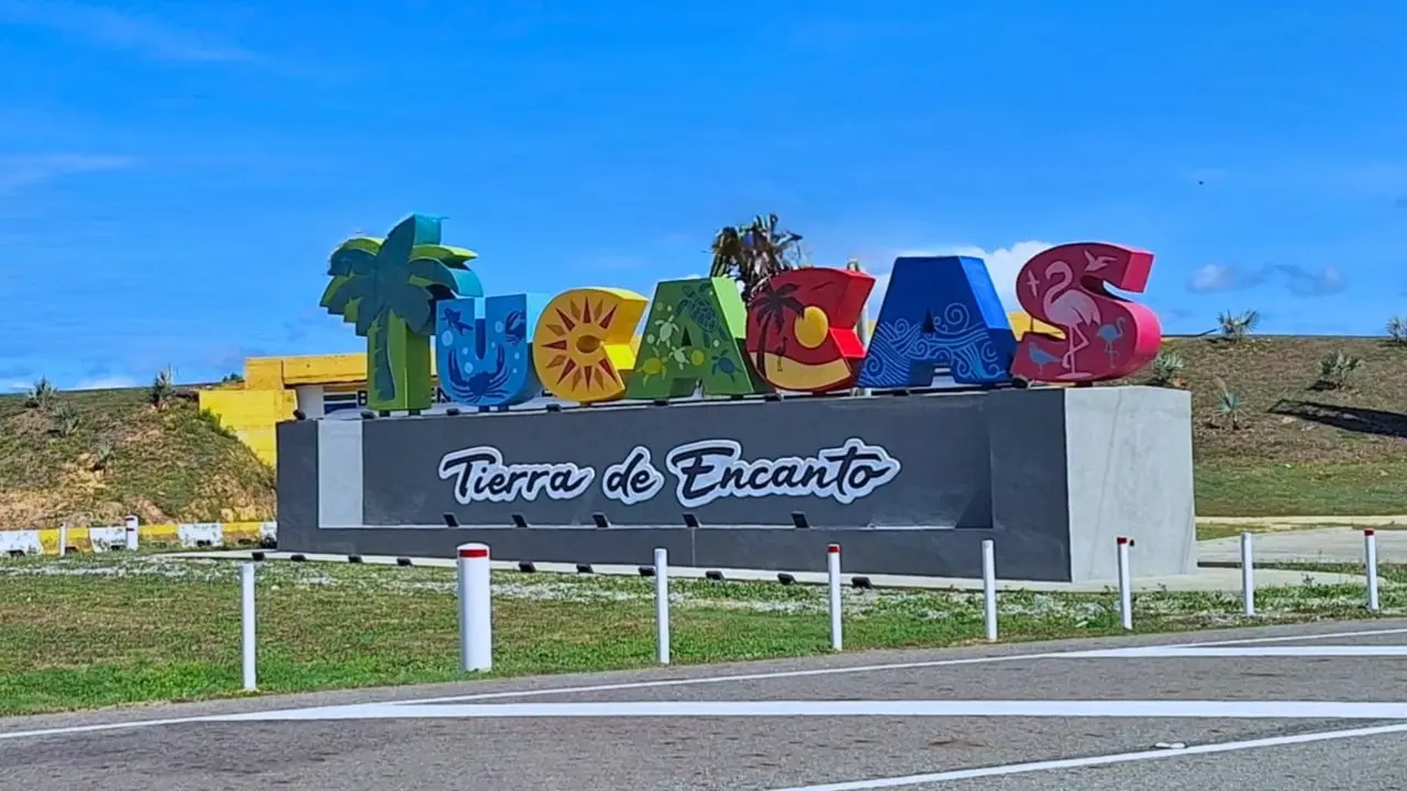 Letrero Tucacas